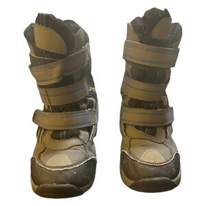 Boys Size 5 Totes Winter Boots with Velcro Closures